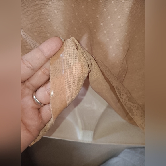 Rhonda Shear Tan Seamless Full-Coverage Bra - Picture 9 of 13